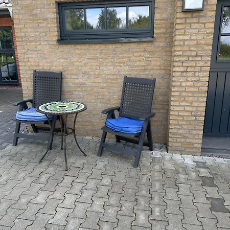 Lille-hus Apartment *