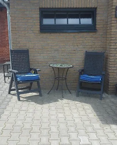 Apartament Lille-hus *